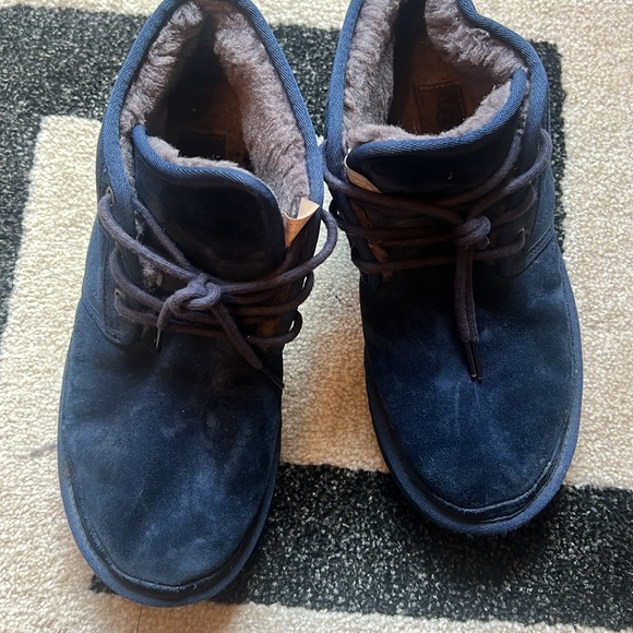 Men’s Ugg Faux Fur Lined Navy Boots 11 - Picture 2 of 5